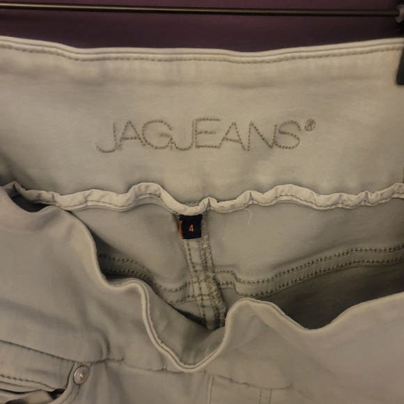 Women's Classic Grey Pull-on Jag Jeans. Size 4 - Picture 2 of 6